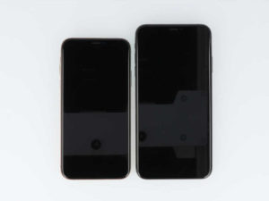 iPhone XSとiPhone XS Maxの前面画像
