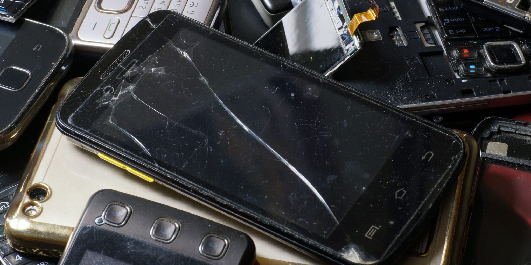 ジャンク品 アンティーク品 携帯端末 eyecatch-reuse-smartphone-junk