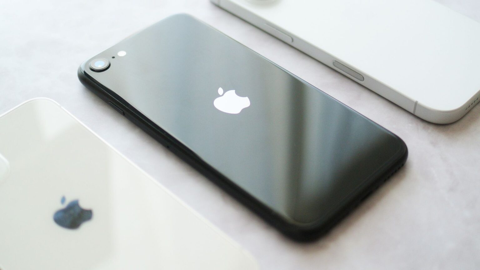 【比較表】歴代iPhoneのスペック・特徴まとめ｜サポート状況や価格も紹介！ | にこスマ通信