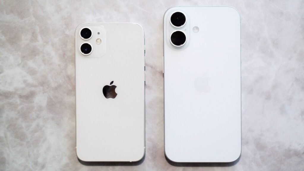 iPhone 12 miniと16